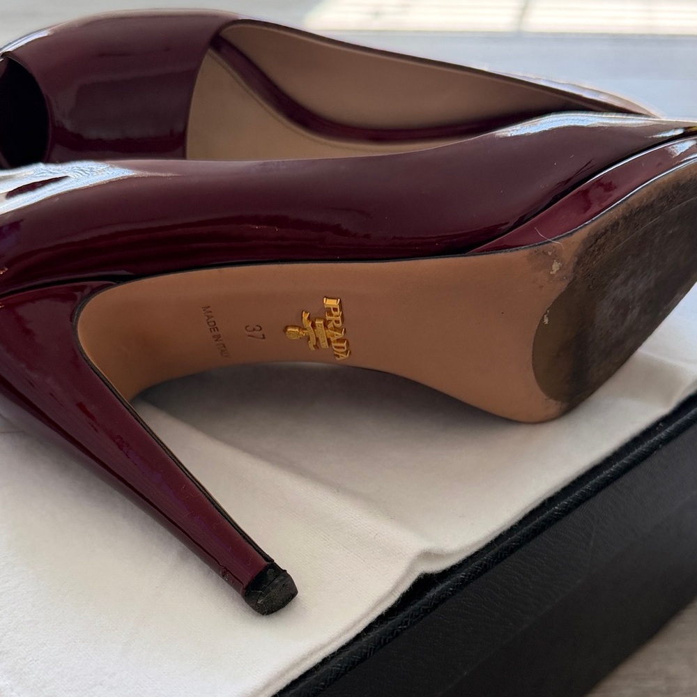 PRADA BURGUNDY HEELS - Picture 10 of 11